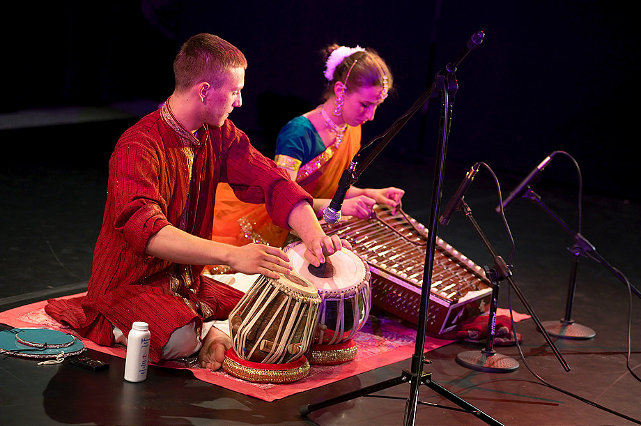 Piotr Malec (tabla), Kinga Malec (santoor) (Bharat ke rang - wieczór indyjski)